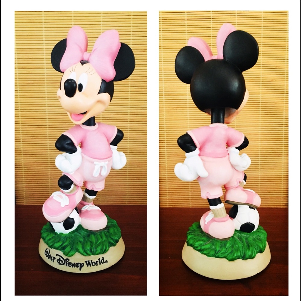 Minnie Mouse Soccer Figurine